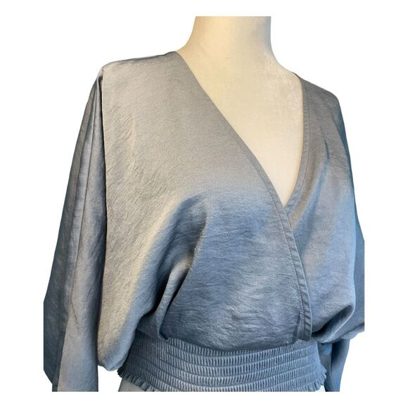 Express Satin Surplice Blouse Blue Cropped Dolman Long Sleeve V-Neck Top Sz XS - Picture 4 of 8